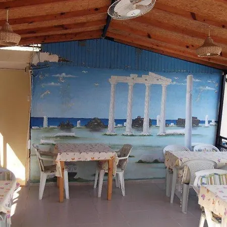 Selen Butik Bed and Breakfast Σιντέ
